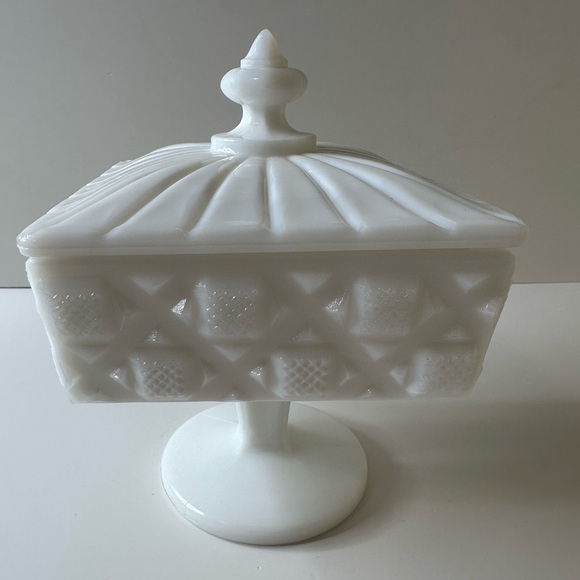 Westmoreland Accents Vintage Westmoreland Milk Glass Wedding Box